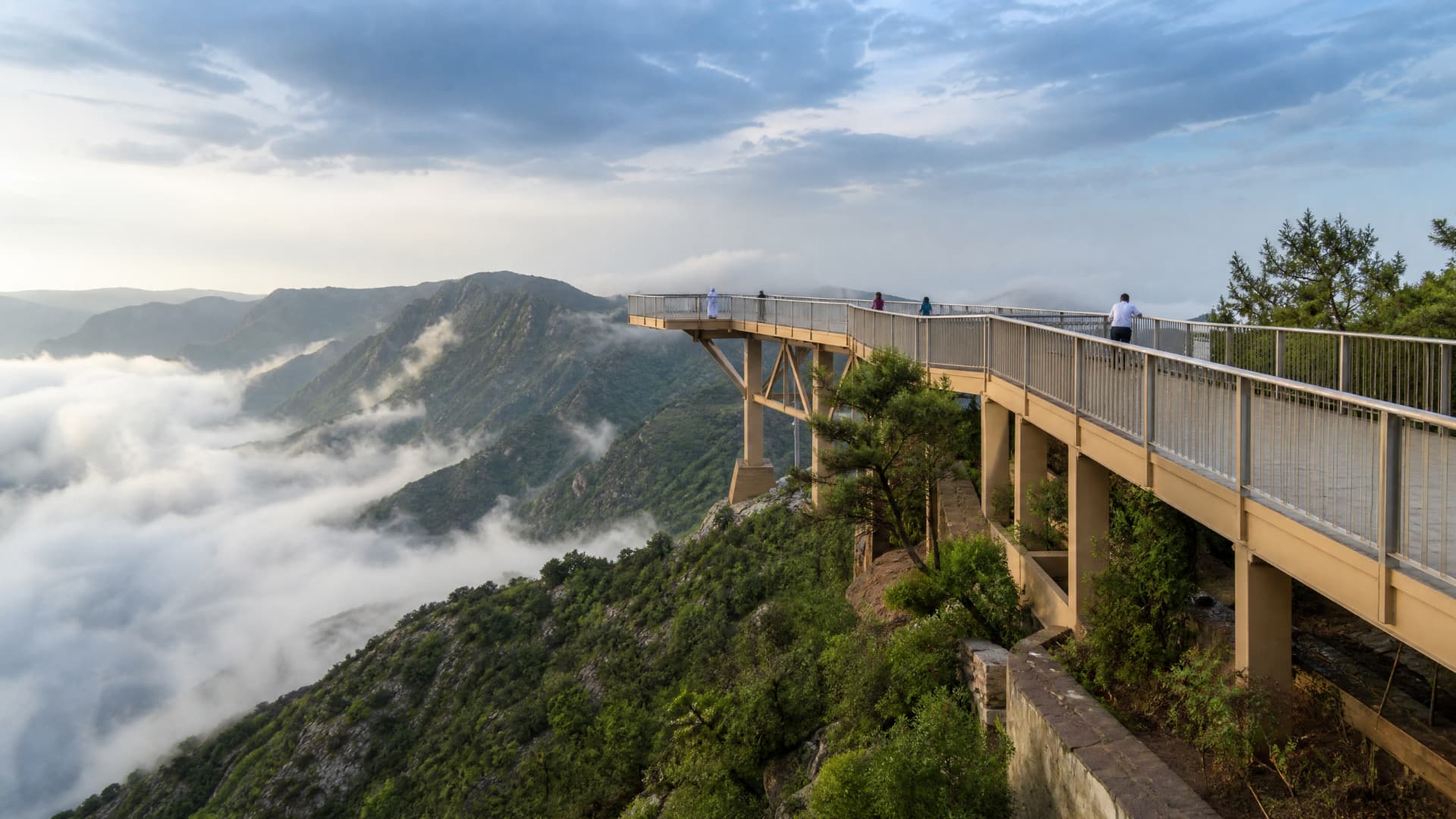 Cloud Walkway (Mamsha Al Sahab) experience