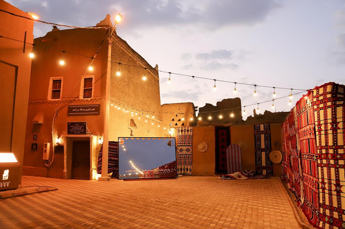 Bin Zahem Palace – Al Qasab experience