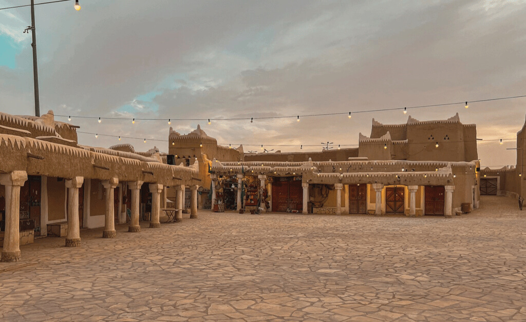 Al Muthnab Old Town experience